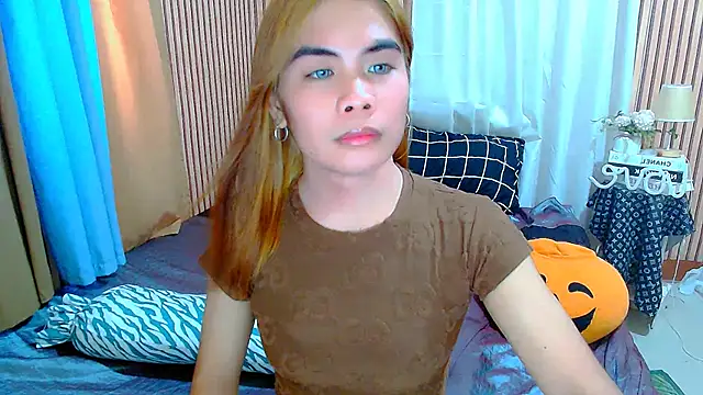 Snapshot of mikhaylahanderson chatting on 2, 10, 2025 mikhaylahanderson online show from 2, 10, 2025