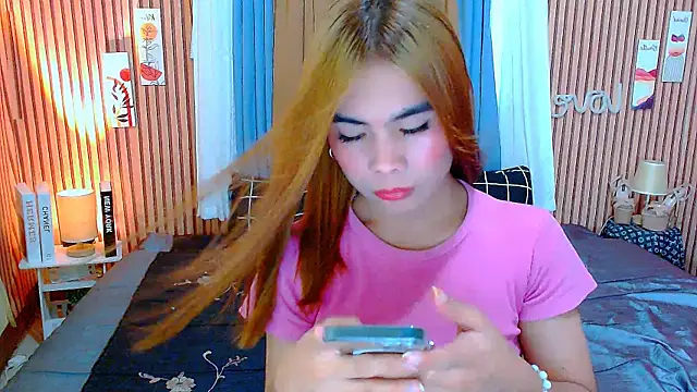 Snapshot of mikhaylahanderson chatting on 14, 11, 2025 mikhaylahanderson online show from 14, 11, 2025