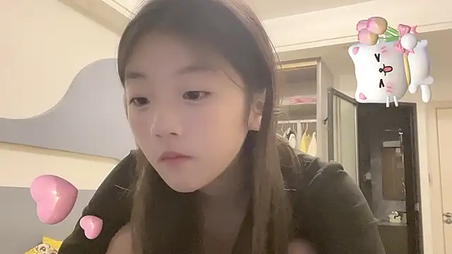 Snapshot of A_18_girls chatting on 9, 9, 2025 A 18 girls online show from 9, 9, 2025