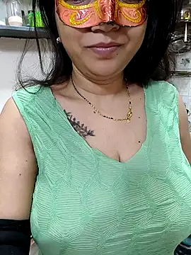 Queen Nightt online show from 11, 9, 2025