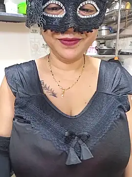 Queen Nightt online show from 6, 4, 2026