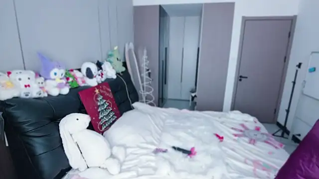 Yuki Neko  online show from 25, 2, 2026