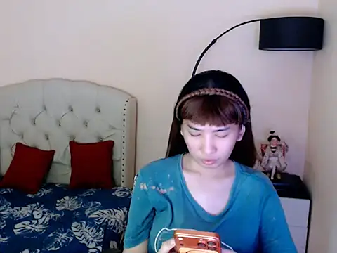 ShantalFoxxy  online show from 4, 6, 2026