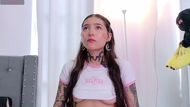 sara queen10 online show from 2, 12, 2025