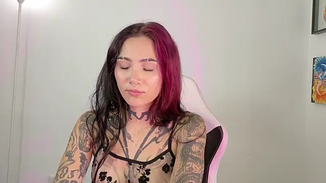 sara queen10 online show from 21, 4, 2026