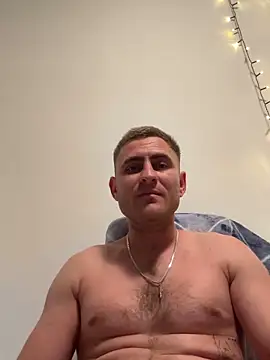 Snapshot of GOOPYlove chatting on 12, 4, 2026 GOOPYlove online show from 12, 4, 2026