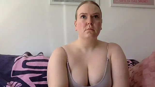 gracelovesxx online show from 22, 4, 2026