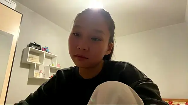 Snapshot of OraCowee chatting on 22, 9, 2025 OraCowee online show from 22, 9, 2025