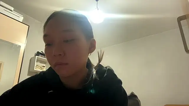 Snapshot of OraCowee chatting on 9, 10, 2025 OraCowee online show from 9, 10, 2025