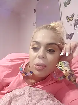 Snapshot of izauri2025 chatting on 28, 9, 2025 izauri2025 online show from 28, 9, 2025