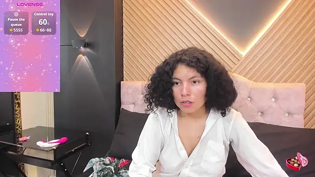 Snapshot of angelita_martins chatting on 25, 11, 2025 angelita martins online show from 25, 11, 2025