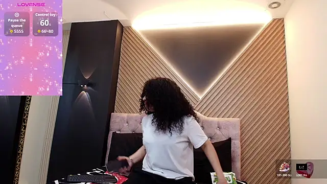 Snapshot of angelita_martins chatting on 22, 11, 2025 angelita martins online show from 22, 11, 2025