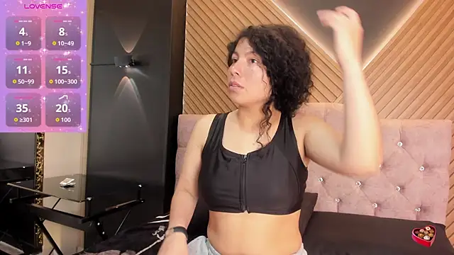 Snapshot of angelita_martins chatting on 24, 11, 2025 angelita martins online show from 24, 11, 2025