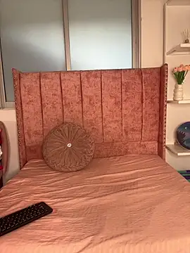 salomecute21 online show from 7, 2, 2026