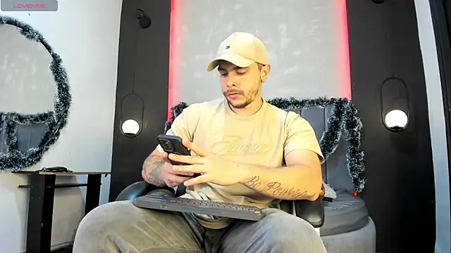 Liam walk  online show from 19, 12, 2025