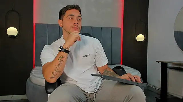 Liam walk  online show from 22, 4, 2026