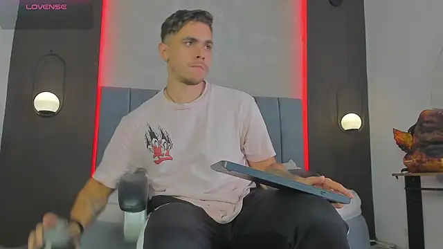 Liam walk  online show from 29, 3, 2026