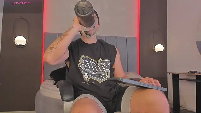 Liam walk  online show from 18, 3, 2026