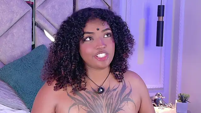 Snapshot of Cristal-Jonnes chatting on 5, 6, 2026 Cristal-Jonnes online show from 5, 6, 2026