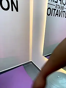 Cristal-Jonnes online show from 21, 10, 2025