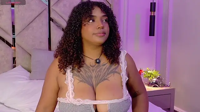 Snapshot of Cristal-Jonnes chatting on 21, 5, 2026 Cristal-Jonnes online show from 21, 5, 2026