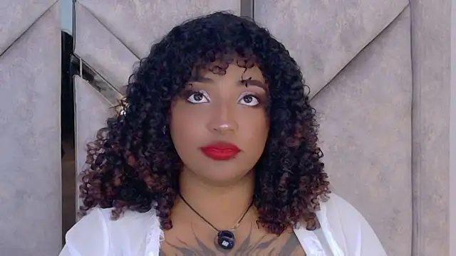 Snapshot of Cristal-Jonnes chatting on 2, 5, 2026 Cristal-Jonnes online show from 2, 5, 2026