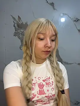 JuliethMoss online show from 4, 4, 2026