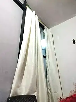 Pamelamiler   online show from 13, 4, 2026