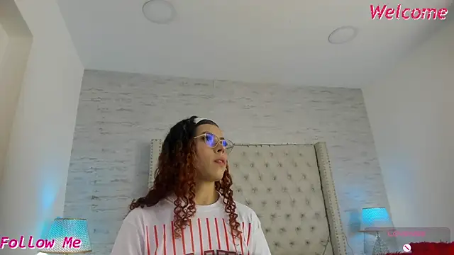Pamelamiler   online show from 13, 5, 2026