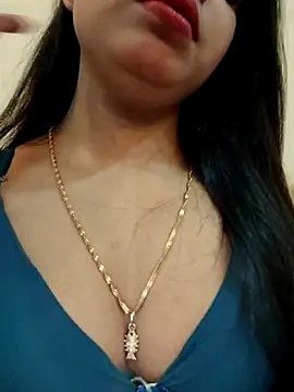 Snapshot of Maahhii_2 chatting on 17, 10, 2025 Maahhii 2 online show from 17, 10, 2025