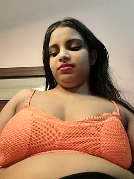 Snapshot of Maahhii_2 chatting on 5, 5, 2026 Maahhii 2 online show from 5, 5, 2026