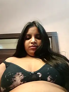 Snapshot of Maahhii_2 chatting on 15, 5, 2026 Maahhii 2 online show from 15, 5, 2026