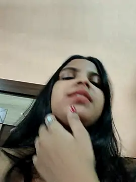 Snapshot of Maahhii_2 chatting on 17, 5, 2026 Maahhii 2 online show from 17, 5, 2026
