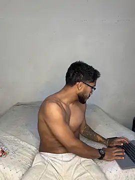 Snapshot of TU-MORENOO chatting on 25, 11, 2025 TU-MORENOO online show from 25, 11, 2025