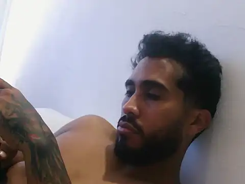 Snapshot of TU-MORENOO chatting on 10, 10, 2025 TU-MORENOO online show from 10, 10, 2025