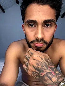 Snapshot of TU-MORENOO chatting on 3, 12, 2025 TU-MORENOO online show from 3, 12, 2025