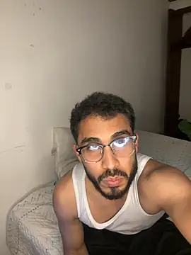 Snapshot of TU-MORENOO chatting on 24, 11, 2025 TU-MORENOO online show from 24, 11, 2025