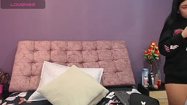 Snapshot of KateWelsin chatting on 1, 12, 2025 KateWelsin online show from 1, 12, 2025