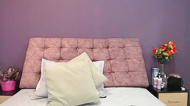 Snapshot of KateWelsin chatting on 5, 11, 2025 KateWelsin online show from 5, 11, 2025