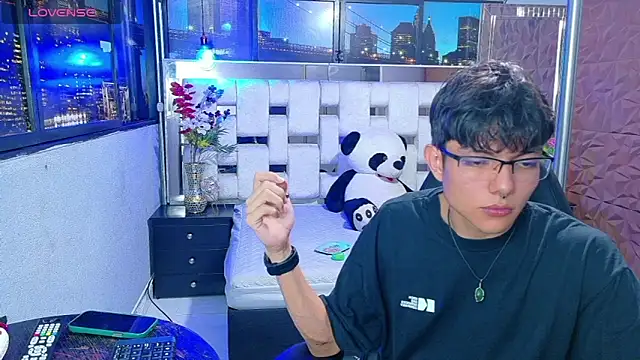 Snapshot of alandelrey57 chatting on 5, 12, 2025 alandelrey57 online show from 5, 12, 2025