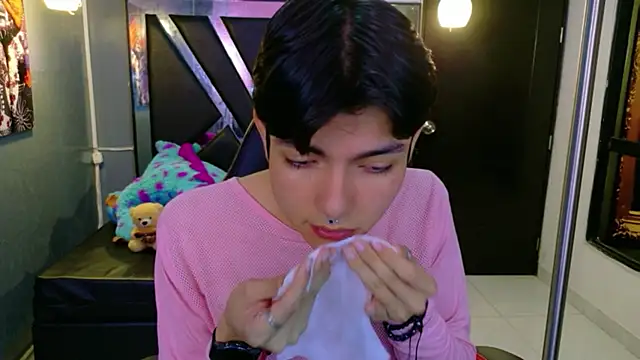 Snapshot of alandelrey57 chatting on 7, 1, 2026 alandelrey57 online show from 7, 1, 2026