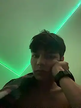 Snapshot of alandelrey57 chatting on 6, 1, 2026 alandelrey57 online show from 6, 1, 2026