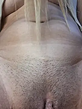 Elianasuarezz online show from 30, 11, 2025