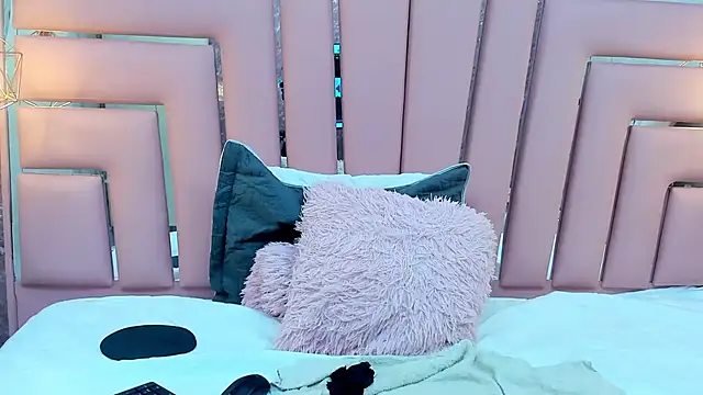 ALYANNA HOT  online show from 9, 11, 2025