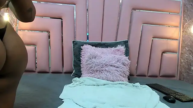 ALYANNA HOT  online show from 12, 2, 2026