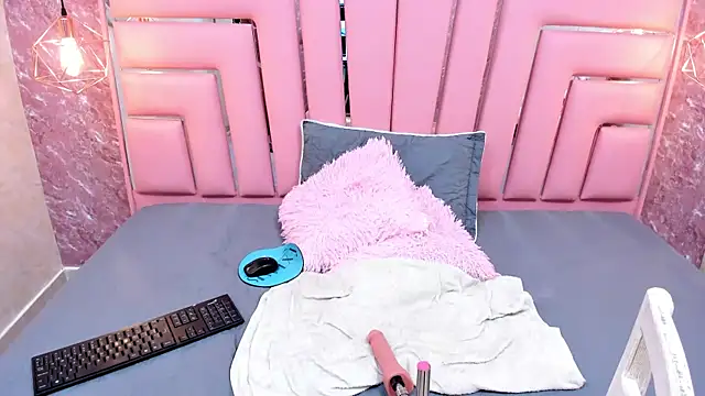 ALYANNA HOT  online show from 4, 11, 2025