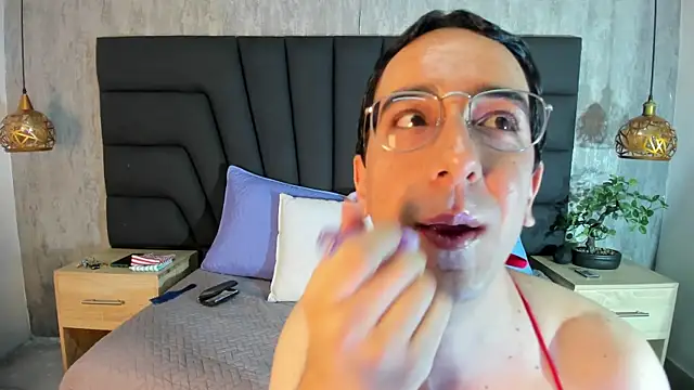 Lauran Xe online show from 29, 10, 2025