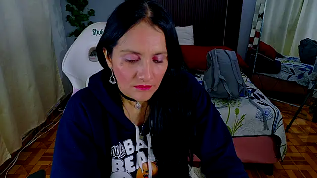 Snapshot of kataleya_29 chatting on 28, 11, 2025 kataleya 29 online show from 28, 11, 2025