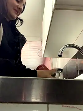 Snapshot of kataleya_29 chatting on 15, 11, 2025 kataleya 29 online show from 15, 11, 2025