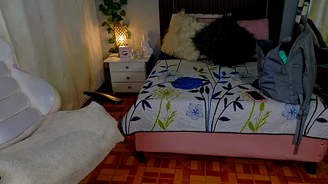 Snapshot of kataleya_29 chatting on 28, 11, 2025 kataleya 29 online show from 28, 11, 2025